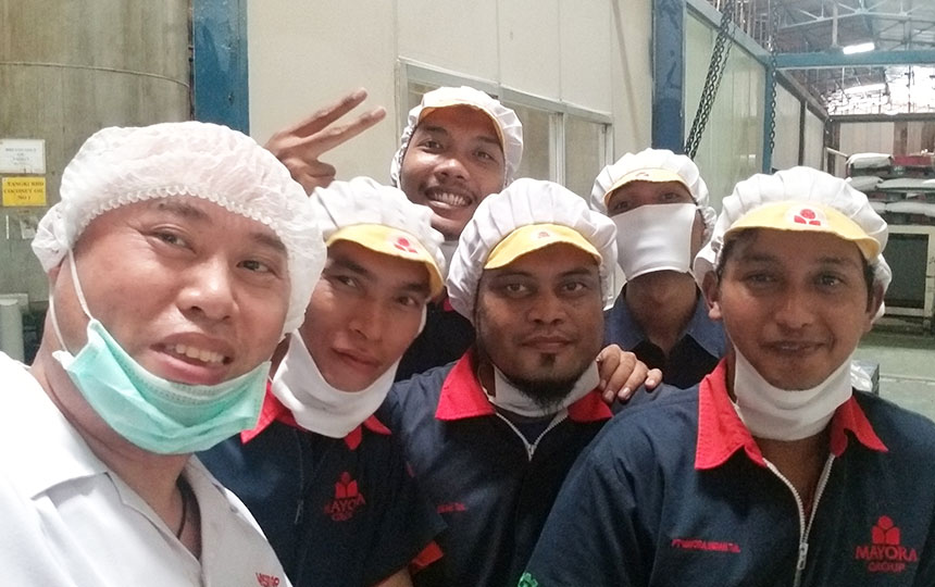 Group photo of Indonesian customers
